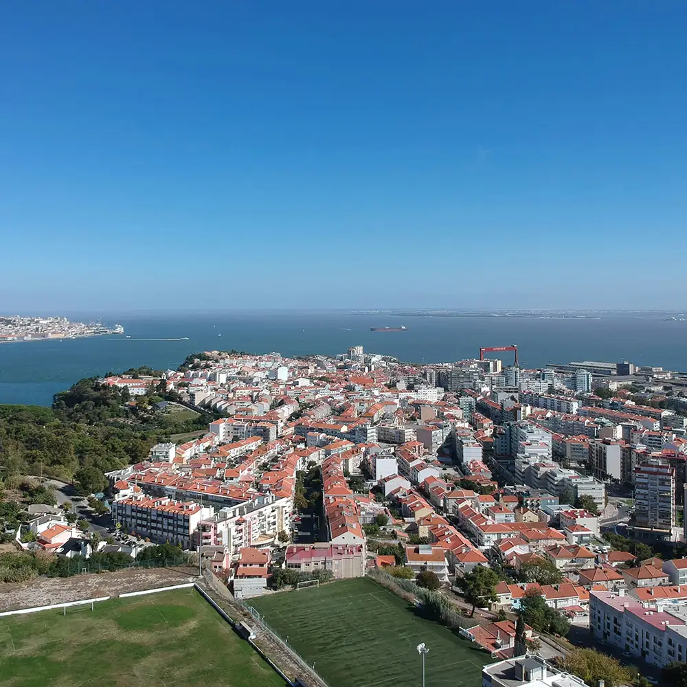 Residential building in Almada